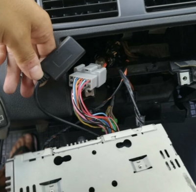 Bluetooth AUX адаптер для Volvo C30 C70 S40 S60 S70 S80 V40 V50 V70 XC70 XC90